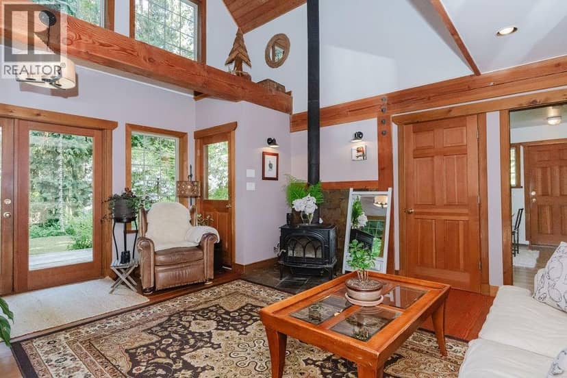 2867 LOWER ROAD, Roberts Creek, photo 2