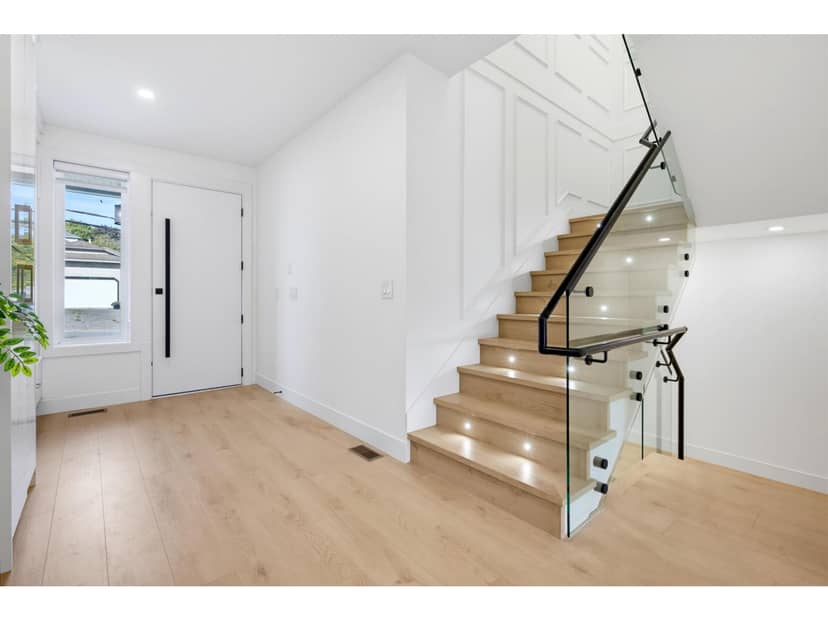 1 19128 61A AVENUE, Surrey, photo 4