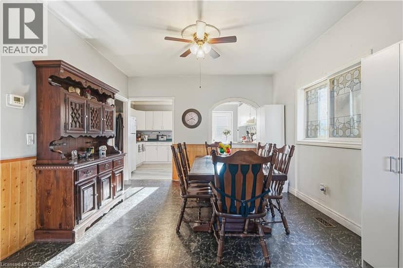 16 ALBEMARLE Street — photo 13 of 40