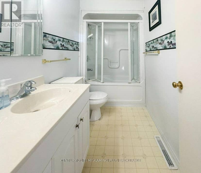 88 Katherine Street — photo 10 of 21