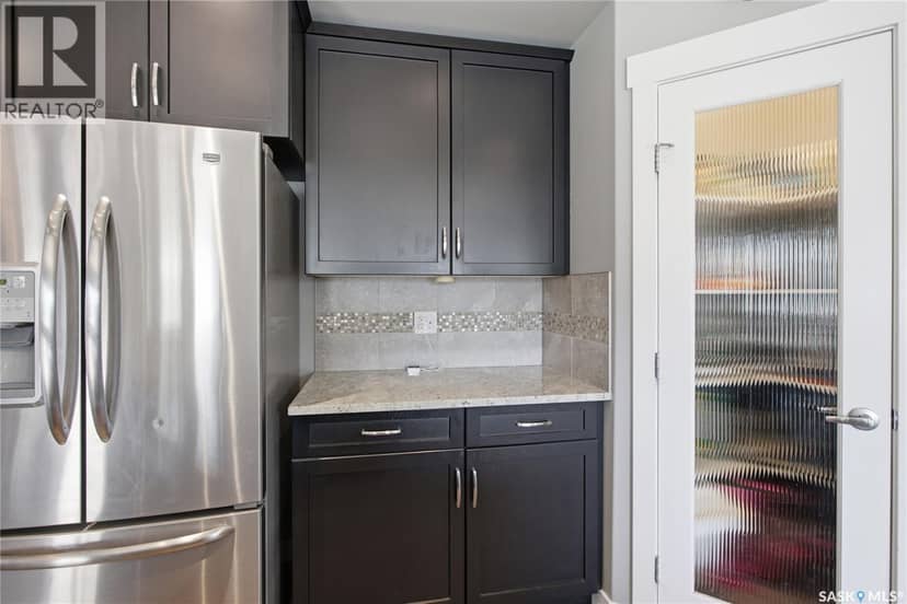 338 Pichler CRESCENT — photo 12 of 40