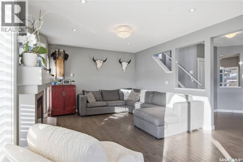338 Pichler CRESCENT — photo 17 of 40