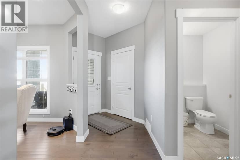 338 Pichler CRESCENT — photo 3 of 40