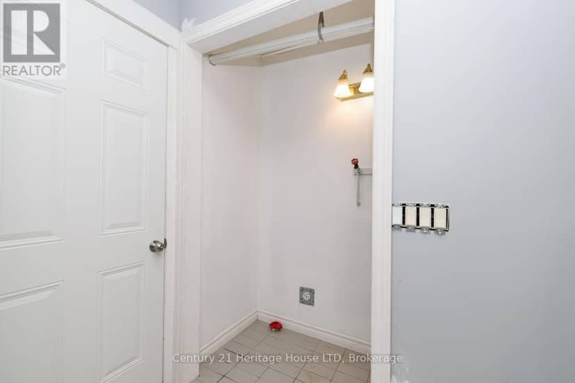 346 Albany Street — photo 31 of 40