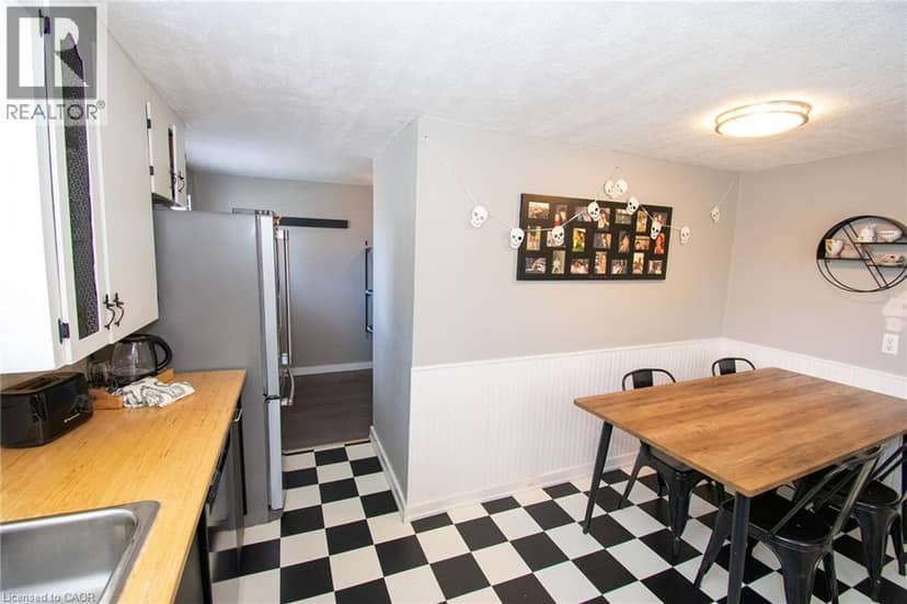 707 TAMARAC Street — photo 10 of 40