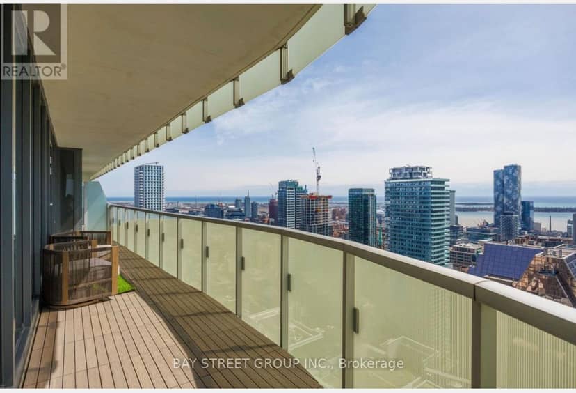 4209 - 197 Yonge Street — photo 2 of 15