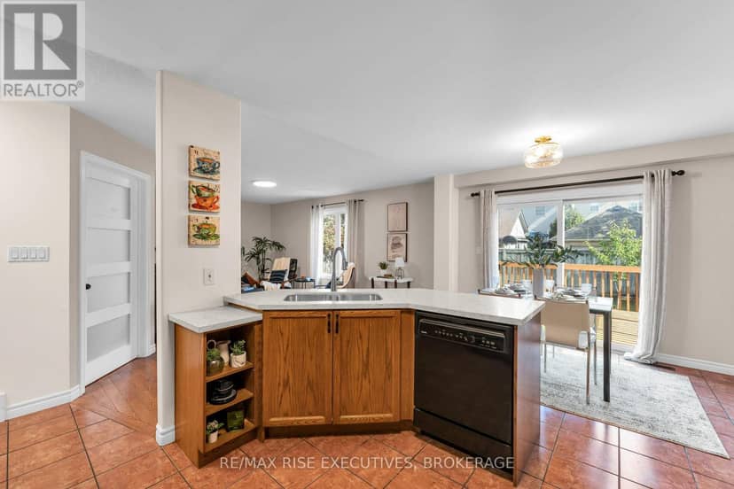370 Cooke Crescent — photo 18 of 40
