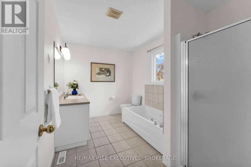 370 Cooke Crescent — photo 25 of 40