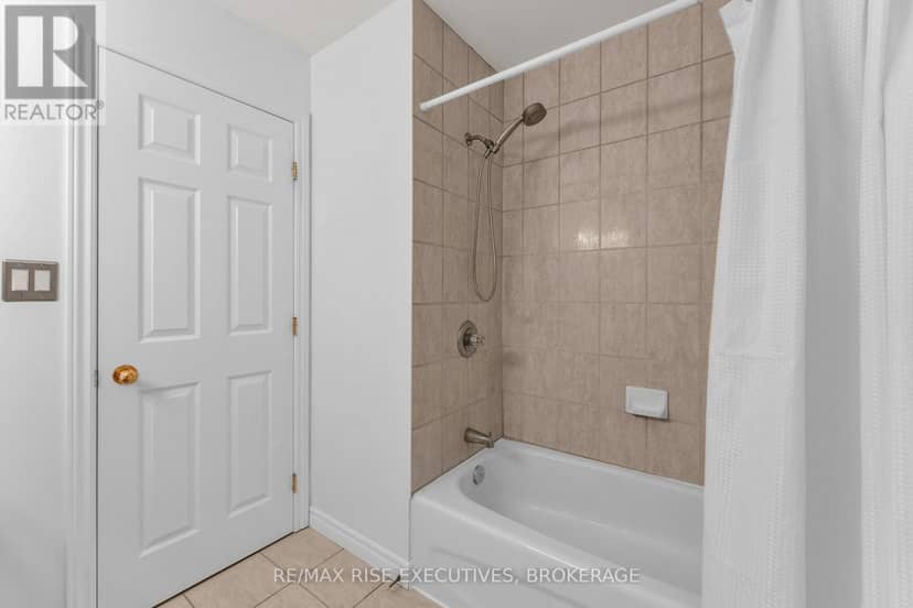 370 Cooke Crescent — photo 35 of 40