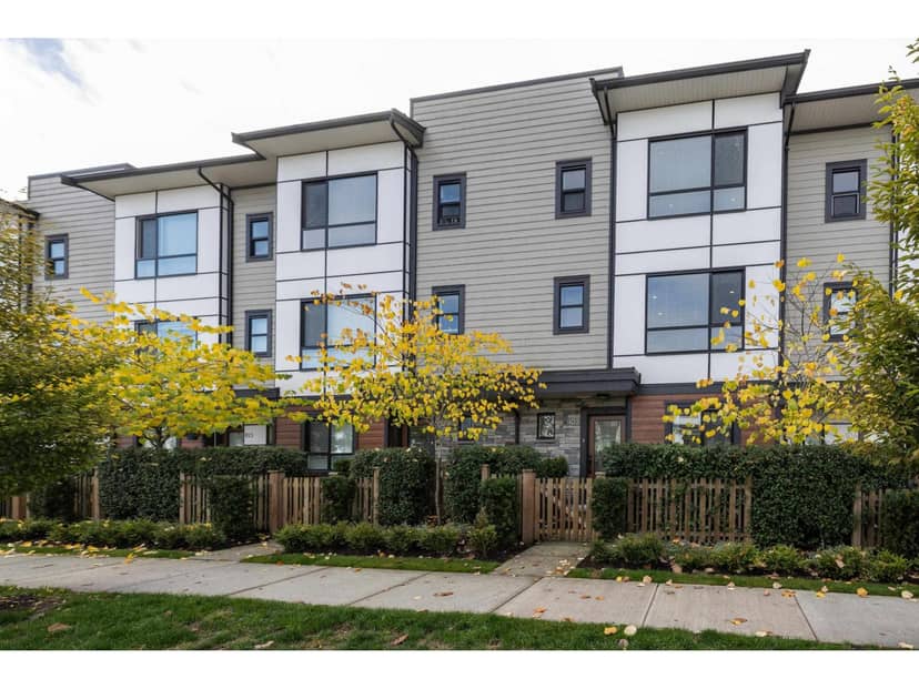 105 20150 81 AVENUE, Langley, photo 2