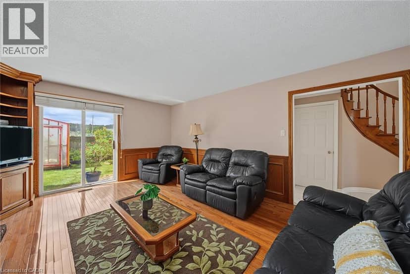 2 CRESTHAVEN Drive — photo 7 of 40