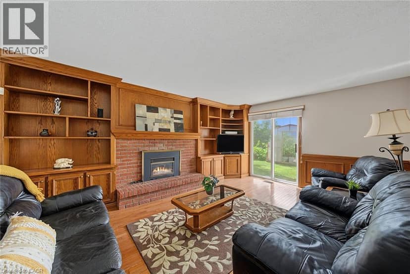 2 CRESTHAVEN Drive — photo 6 of 40