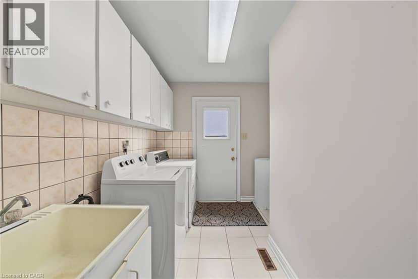 2 CRESTHAVEN Drive — photo 19 of 40