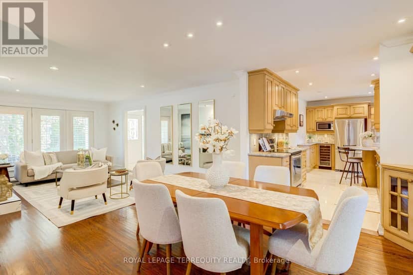 258 Guildwood Parkway — photo 9 of 40