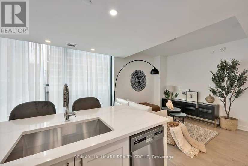 406 - 340 Queen Street — photo 18 of 40