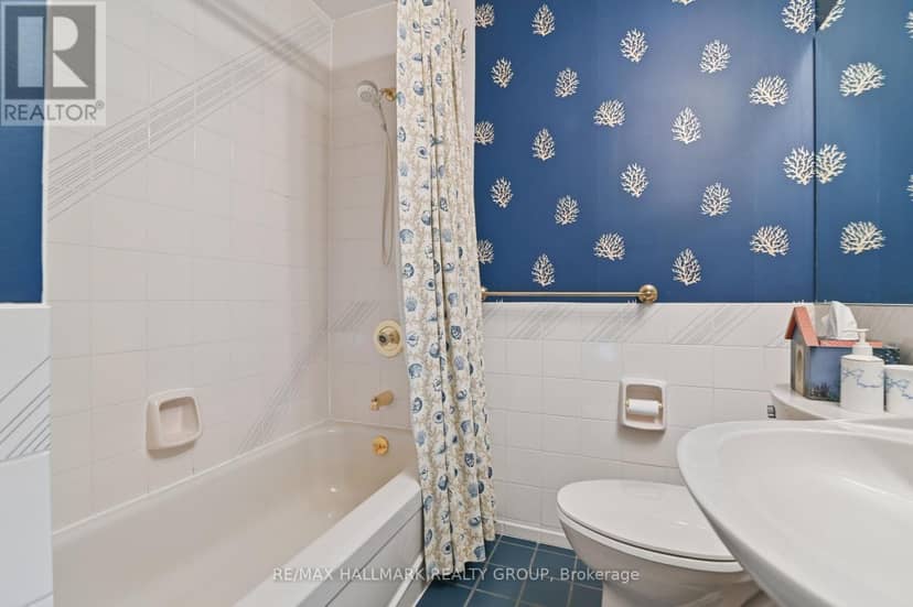 2503 - 160 George Street — photo 28 of 40