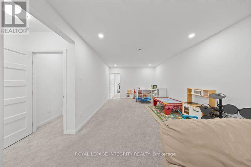 6 Rutile Street — photo 35 of 40