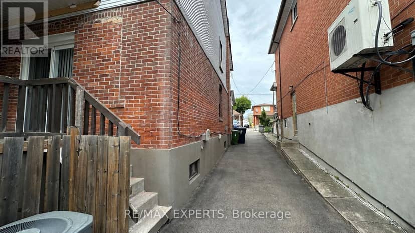 26 Grandville Avenue — photo 13 of 13