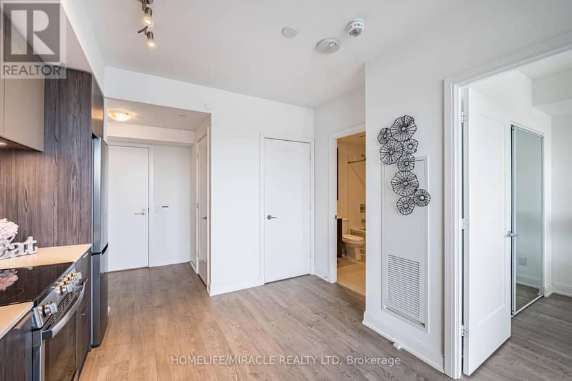 1001 - 70 Annie Craig Drive — photo 14 of 31