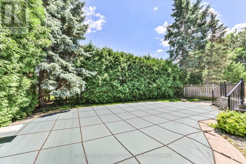 2216 Dunvegan Avenue — photo 39 of 40
