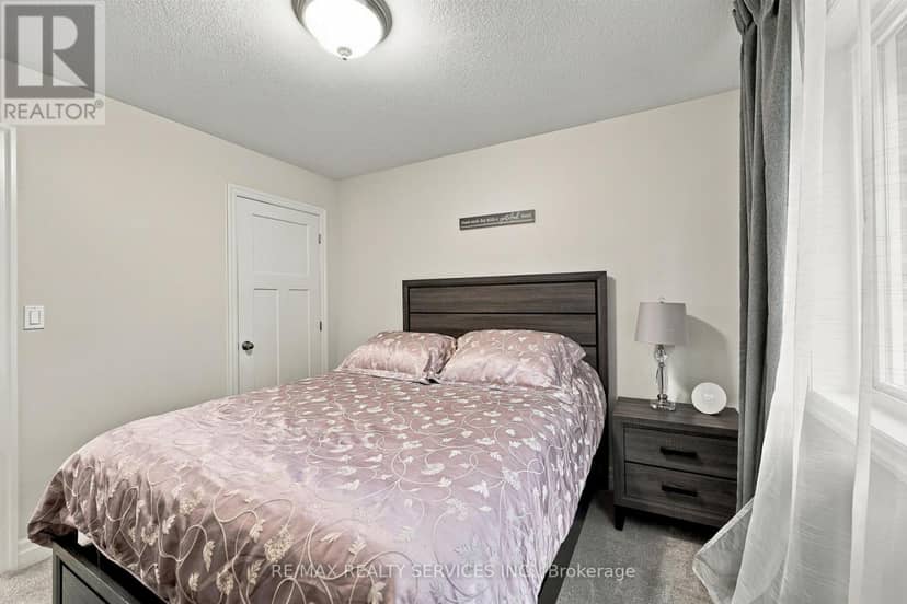 50 Mercedes Drive — photo 22 of 40