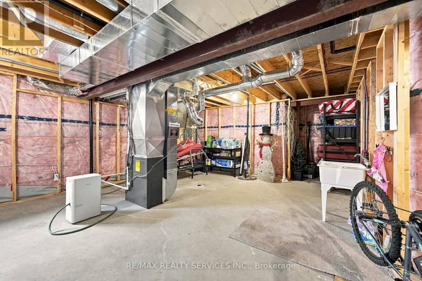 50 Mercedes Drive — photo 33 of 40