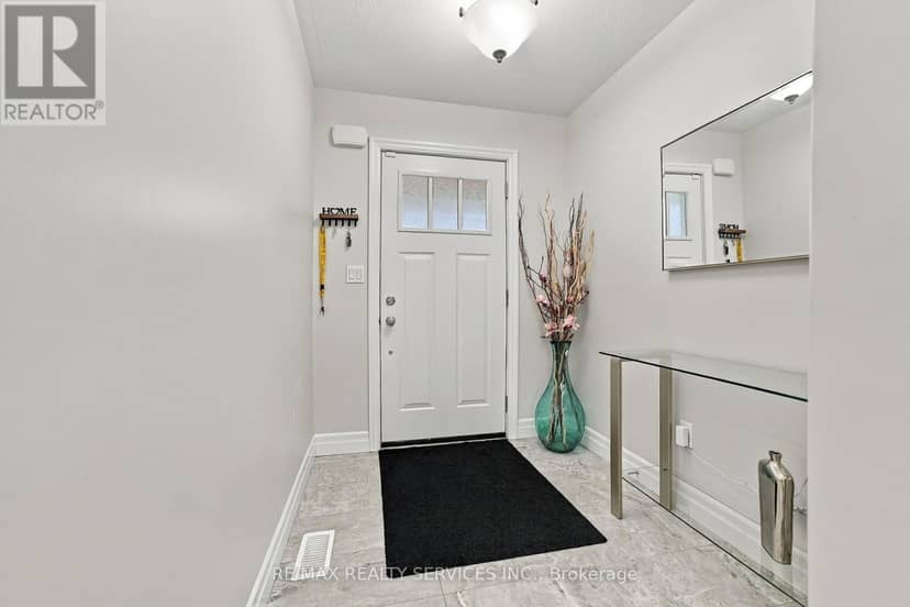 50 Mercedes Drive, Belleville, photo 5