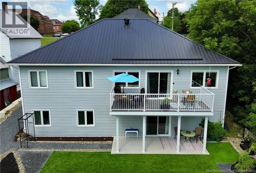 136 Richmond Street — photo 6 of 40