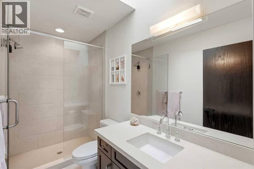 1619 24 Avenue SW — photo 25 of 38