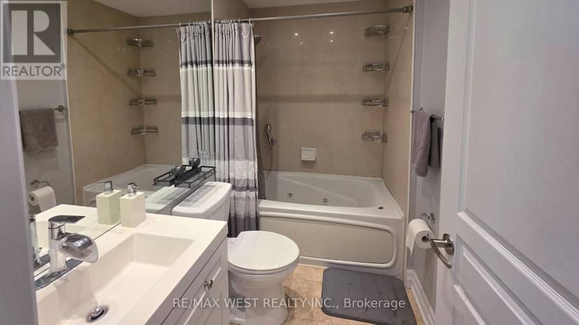 914 - 2083 Lake Shore Boulevard — photo 18 of 35