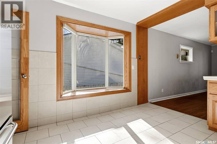 2751 MacKay STREET — photo 10 of 40