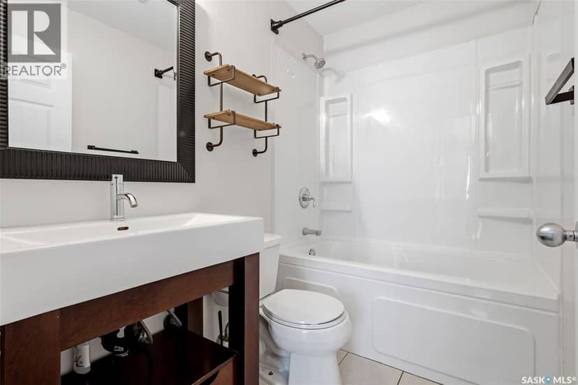 2751 MacKay STREET — photo 14 of 40