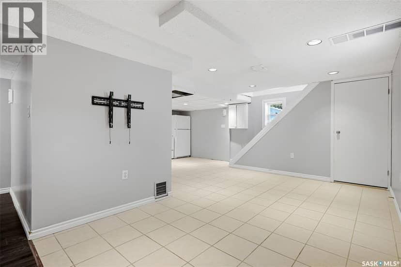 2751 MacKay STREET — photo 20 of 40