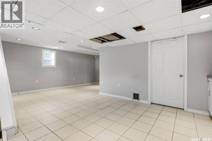 2751 MacKay STREET — photo 23 of 40