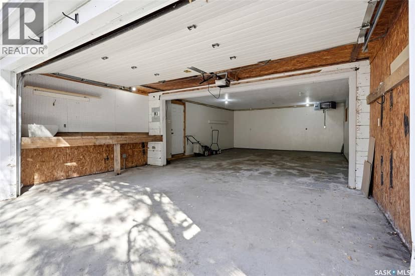 2751 MacKay STREET — photo 37 of 40