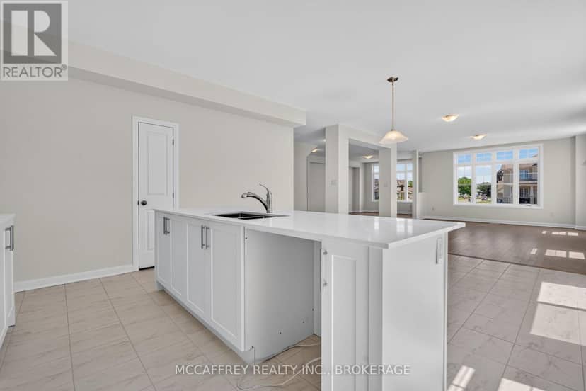 103 Gildersleeve Boulevard — photo 19 of 40