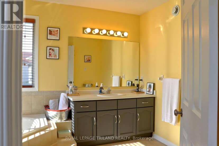 821 Sprucewood Drive — photo 15 of 18