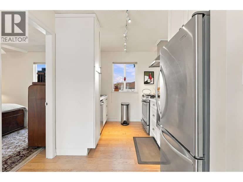 15 699 DOUGALL ROAD, Gibsons, photo 4
