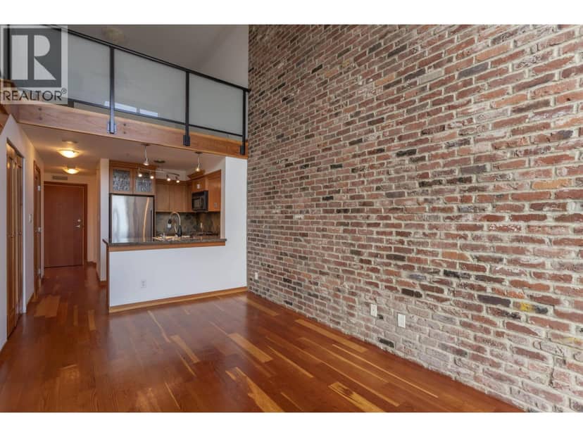 217 10 RENAISSANCE SQUARE, New Westminster, photo 6