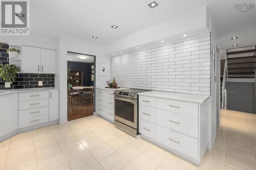 75 Bayview Road — photo 12 of 40