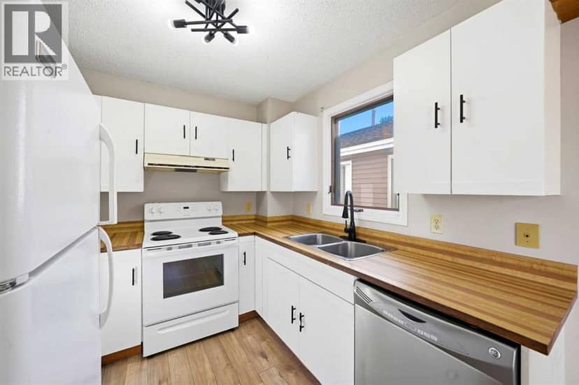 16279 5 Street SW — photo 15 of 40