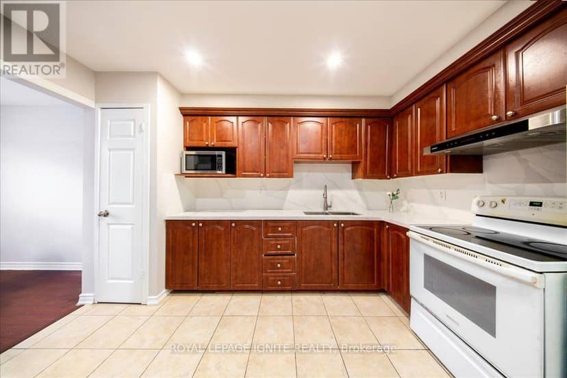 #103 - 1180 Mississauga Valley Boulevard — photo 10 of 30