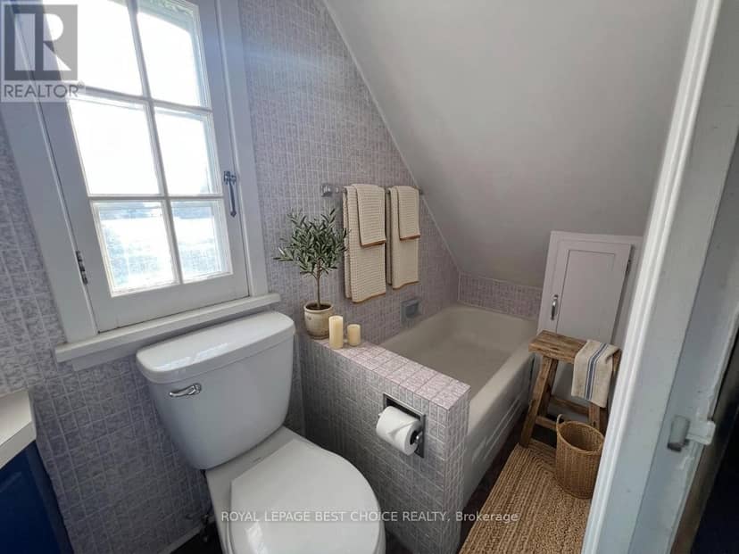 246 McCamus Avenue — photo 33 of 40