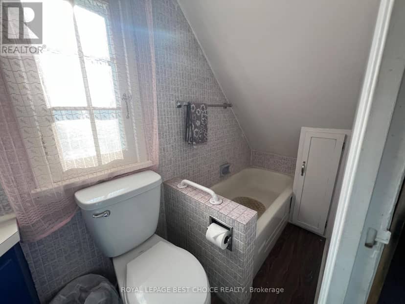 246 McCamus Avenue — photo 34 of 40