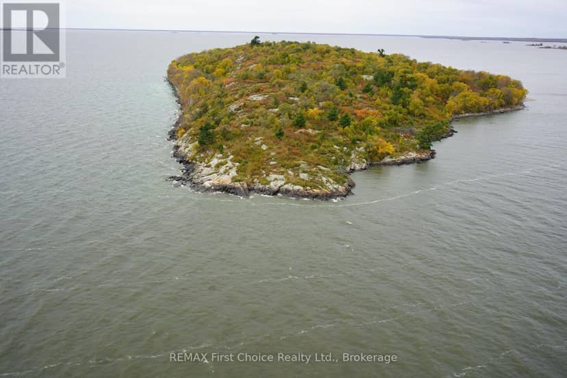 S1048 Massacre Island — photo 24 of 40