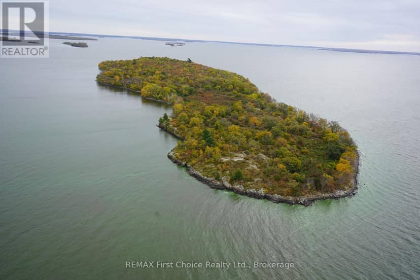 S1048 Massacre Island — photo 18 of 40