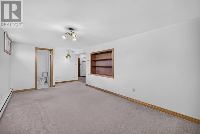 17 Newland Crescent — photo 26 of 40