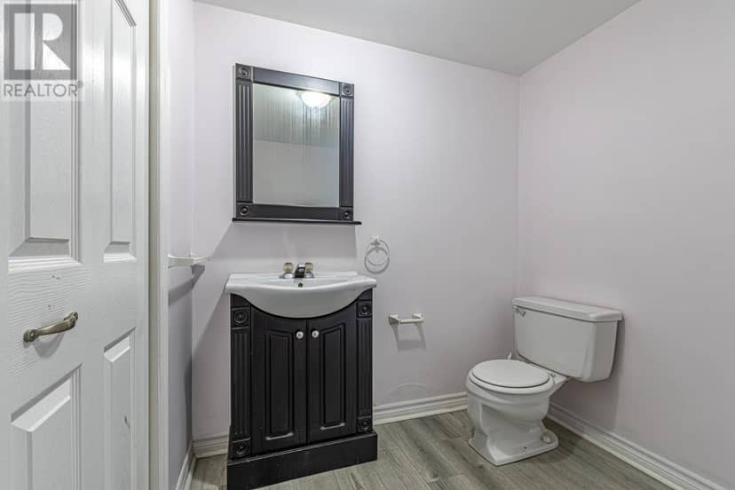 324 Kinlock Road — photo 11 of 21
