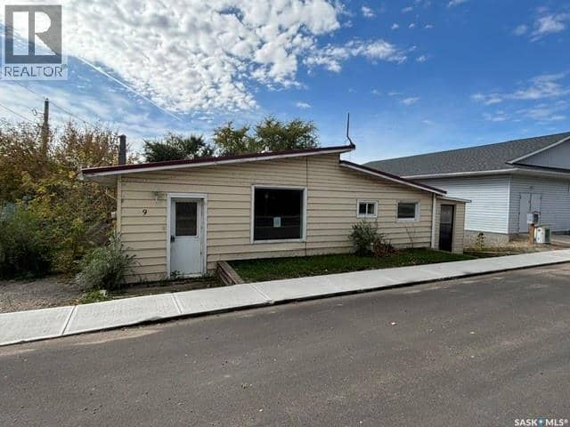 9 Tenant STREET — photo 1 of 19