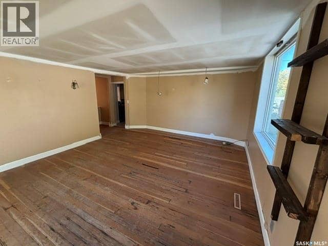 9 Tenant STREET — photo 2 of 19